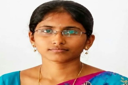 यूट्यूब व्हिडिओवरून घरी प्रसूतीचा प्रयत्न आणि मृत्यू