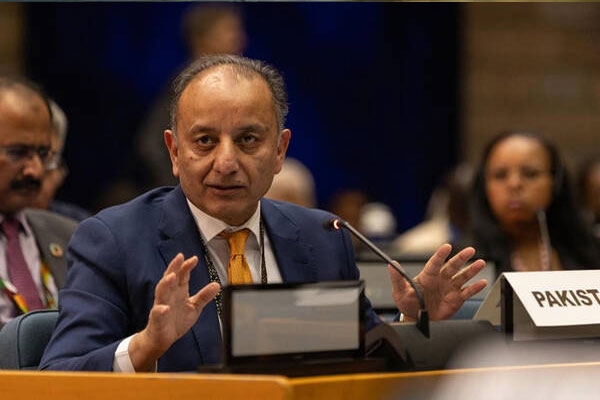 pak minister