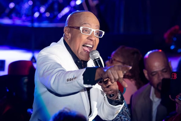 Peabo Bryson 