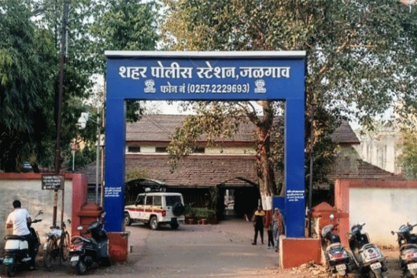 निवडणूक कामात दिरंगाई; १३ कर्मचाऱ्यांवर कारवाई