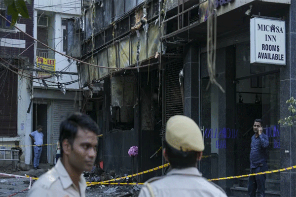 delhi-hotel-fire