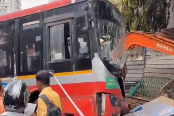 BEST bus accident Dadar