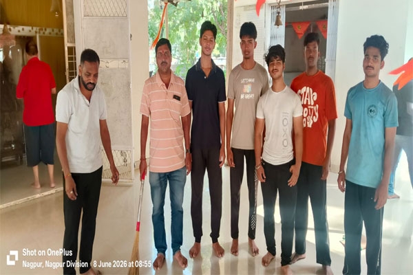 कालीमाता मंदिर परिसरात स्वच्छता अभियान
