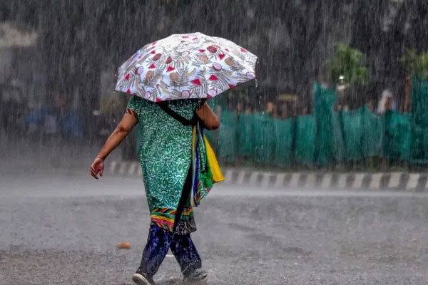 maharashtra heavy rain update: rivers overflow, dams fill up and yellow alert issued in several districts