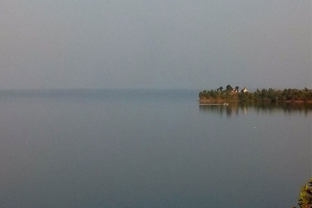 अप्पर वर्धा जलाशयात अवैध मासेमारी