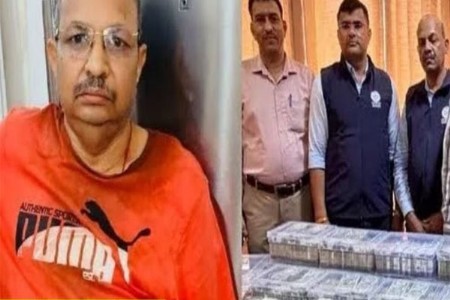 भिंतीत १३ किलो सोनं, बेडमध्ये नोटांचा खजिना...