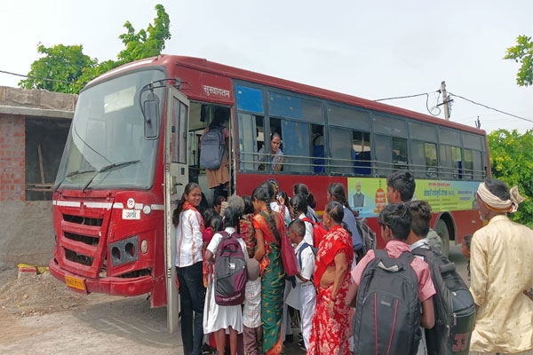 school students get relief as arvii to sarkaspur bus arrives on time after timetable revision