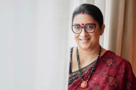अभिनेत्री स्मृती इराणी फॉर्च्युन 100 प्रभावशाली महिलांच्या यादीत!