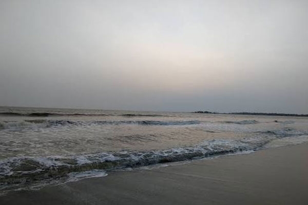 two children missing after drowning incident at arnala beach virar, two rescued by lifeguards