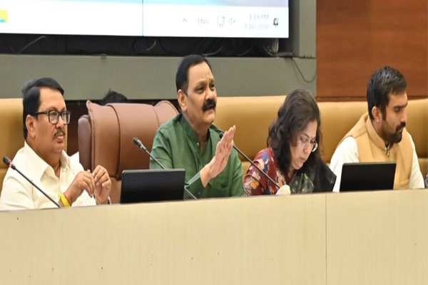 maharashtra farmer loan waiver scheme 2026 implementation soon says guardian minister ashok uike