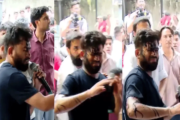 जंतर-मंतरवर मोठा गोंधळ! अभिजीत दीपकेवर शाईफेक