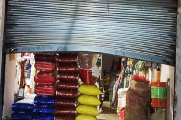 umarkhed theft cases rise as thieves loot provision store and mahadev temple