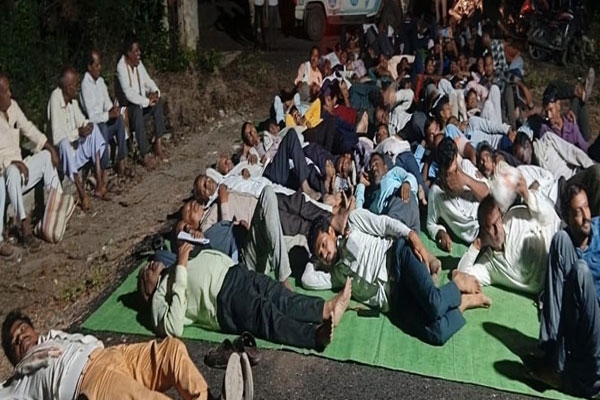 villagers stage sleep protest at mseb office against load shedding in manora