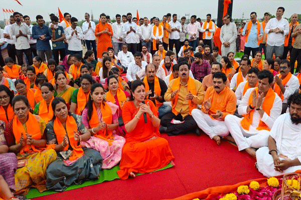 uddhav thackerays uddhav thackerays