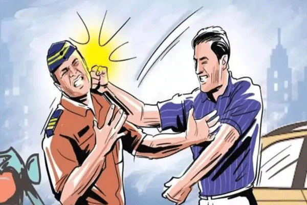 वाहतूक पोलिस हवालदाराला शिवीगाळ करुन मारहाण