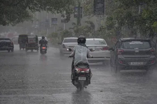maharashtra rain alert imd issues yellow alert for mumbai heavy rainfall expected