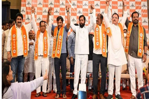 supreme court notice to 6 shiv sena thackeray faction rebel mps over lok sabha speaker decision