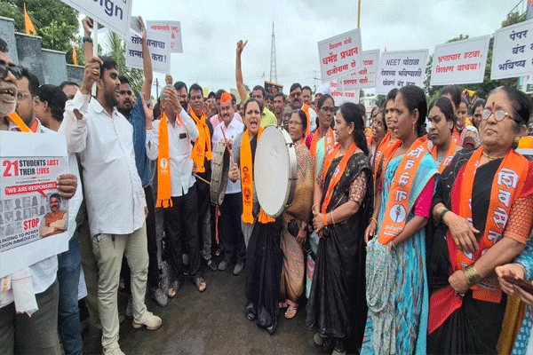 neet-paper-controversy-protest neet-paper-controversy-protest