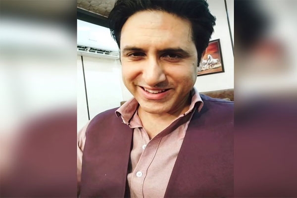 sumeet sachdev survives choking incident urges fans to learn heimlich maneuver