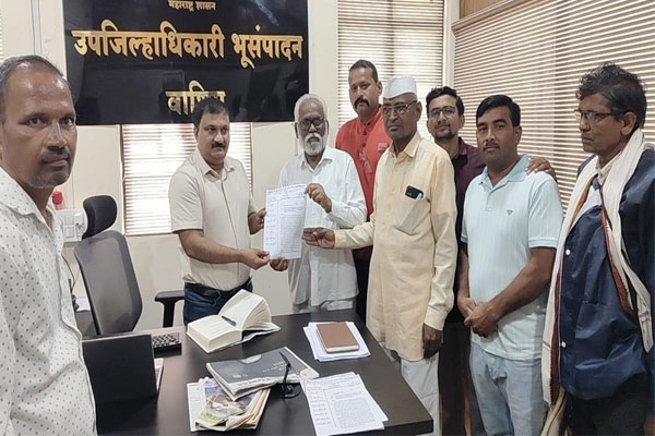 washim ration dealers allege supply of poor quality rice submit memorandum to district collector