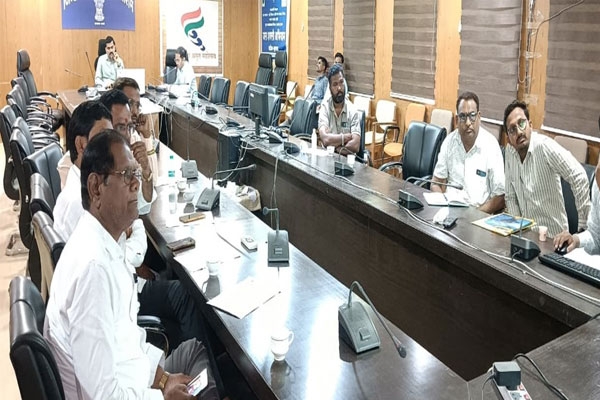 voters must submit enumeration forms for sir 2026 says washim collector yogesh kumbhejkar