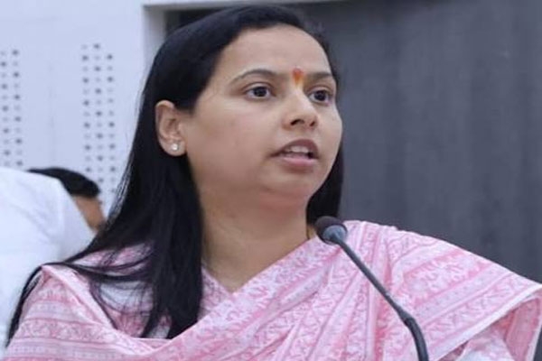ladki bahin yojana will continue says aditi tatkare amid opposition criticism in maharashtra