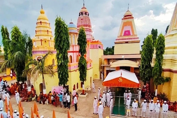 ashadi ekadashi celebrations at dabhwa sansthan attract thousands of devotees in malegaon
