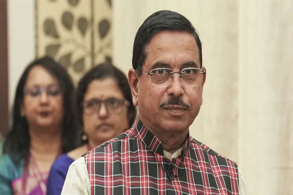 Pralhad Joshi Takes Charge of Education Ministry, Vows to Work with Full Commitment