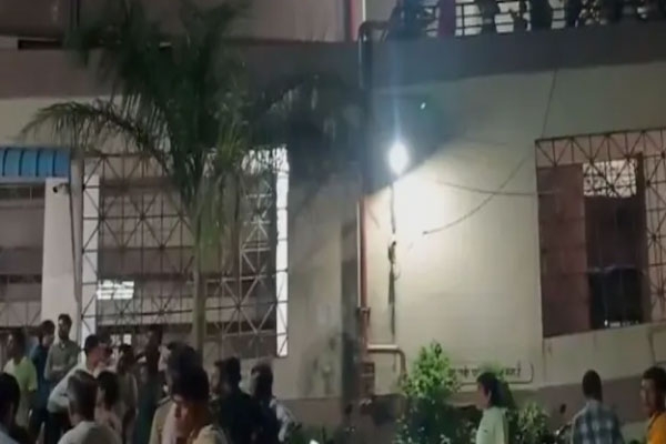 Amravati Ashram School Food Poisoning: 40 Tribal Students Fall Ill After Dinner in Melghat