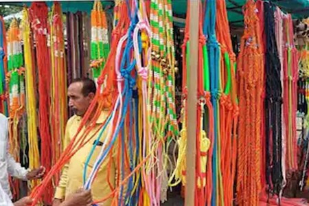 वारीत बहरतो झुलींचा बाजार