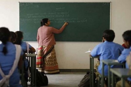 अडचणींना संधी मानत यशाचे शिखर गाठणारी शिक्षिका