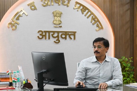 मुंढेंचा शाळांवर ‘फूड स्ट्राइक'