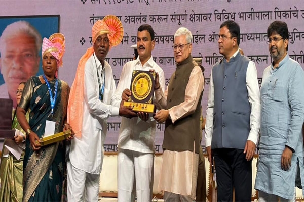 Keshav Bhaghat Honoured with Vasantrao Naik Sheti Nisht Farmer Award in Maharashtra