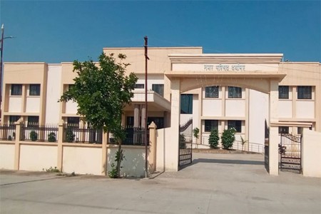 दर्यापूर पालिकेच्या आढावा बैठकीत खडाजंगी