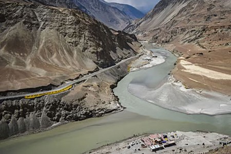 दहशतवाद्यांना पाठिंबा देणाऱ्यांना पाणी नाही