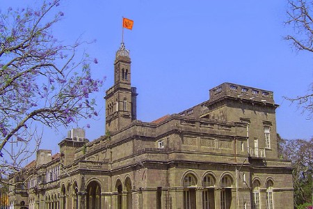 ऑक्सफर्ड ऑफ द इस्टची पत घसरतेय्