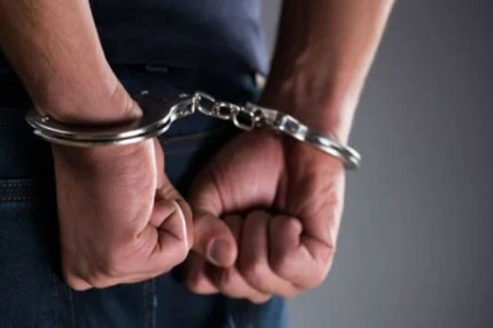 चोवीस वर्षांपासून फरार आरोपीला अटक