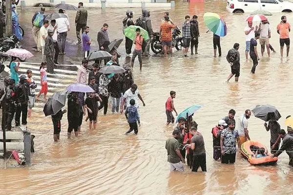 kolhapur heavy rainfall 22 villages hit by extreme rain, panchganga river rises 10 feet, orange alert issued