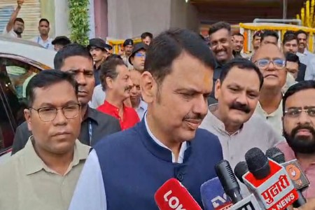 उद्धव ठाकरे यांनी रोज 'रामरक्षा' म्हणावी, त्यांचे भले होईल