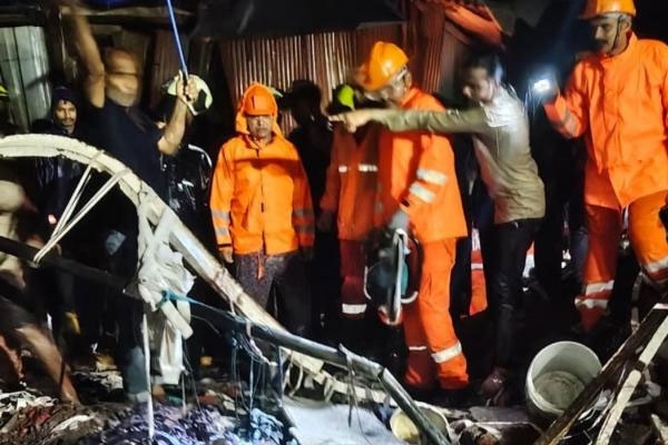 mumbai chawl collapse