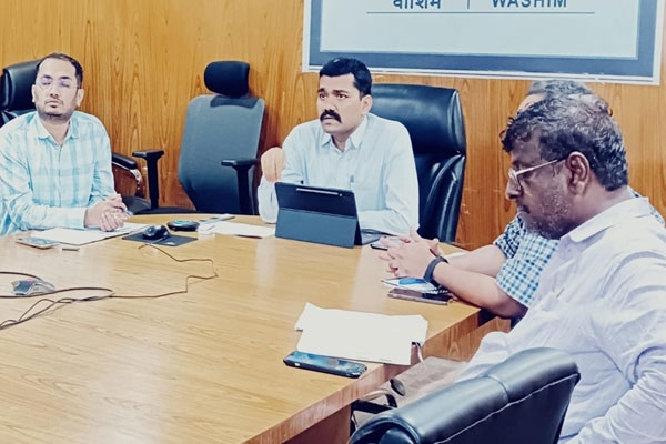 washim collector urges eligible voters to join special voter list revision drive 