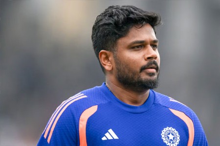 बीसीसीआयच्या निवडीने आश्चर्य; संजू सॅमसनसह तिघे संघाबाहेर