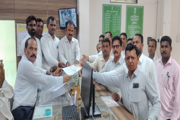 bjp demands action against soybean seed company, compensation for farmers in khamgaon shegaon