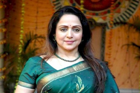 लिफाफ्यात जेवढे पैसे ठेवायचा, तेवढेच आम्ही स्वीकारायचो