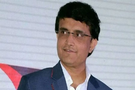 सौरव गांगुलींच्या बायोपिकचे पहिले पोस्टर प्रदर्शित