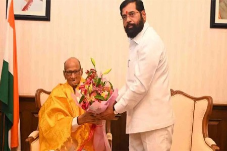 महाराष्ट्राच्या राजकारणात चर्चांना उधाण