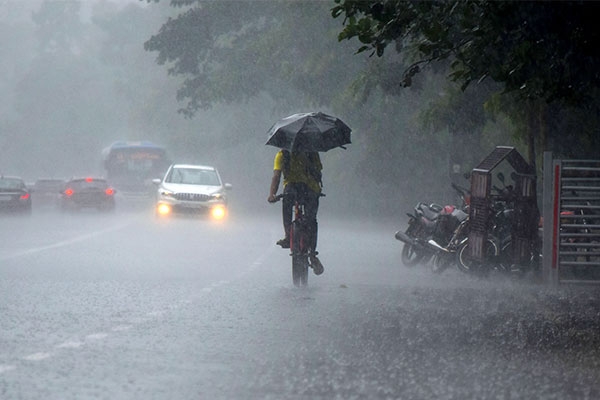 maharashtra weather update rain alert issued for several districts as monsoon activity continues