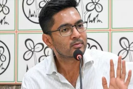अभिषेक बॅनर्जींच्या परदेशवारीला हिरवा कंदील