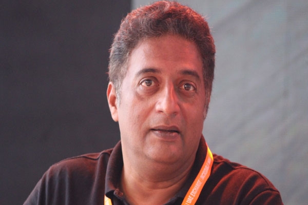 prakash raj reacts to jharkhand student protest, condemns police lathicharge on jpsc-jssc aspirant