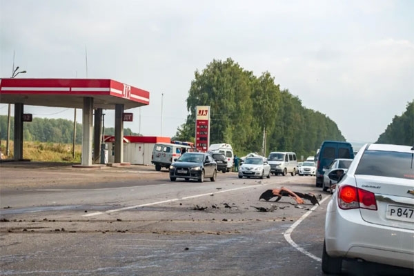 telangana sangareddy road accident 6 killed, 6 injured after tanker hits auto